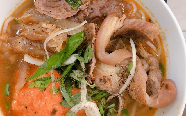 O Hồng - Bún Bắp Bò - Trần Quốc Thảo