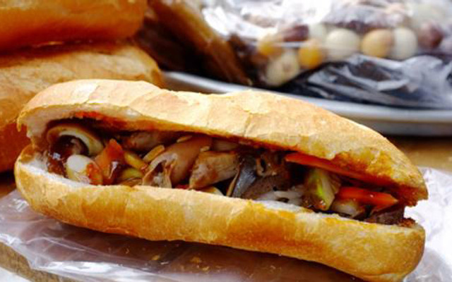 Bánh Mì Phá Lấu & Xá Xíu - 27A Nguyễn Văn Đậu