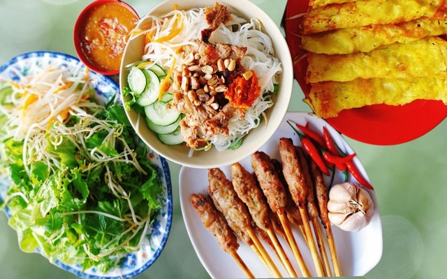 Bánh Xèo Cô Phụng - Nguyễn Phước Nguyên
