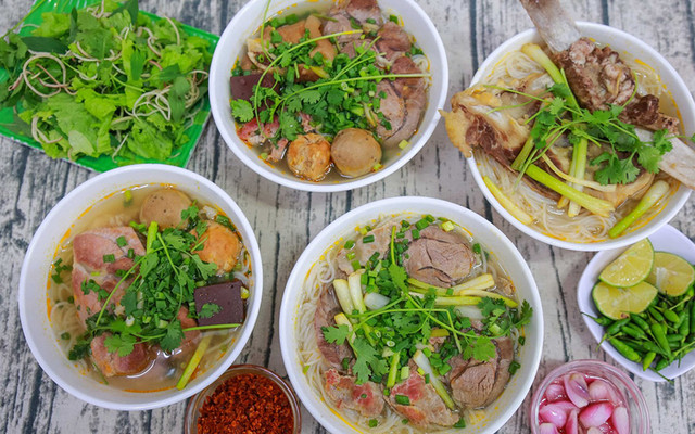 Cơm Chiên & Bún Bò Huế - Bà Thủy