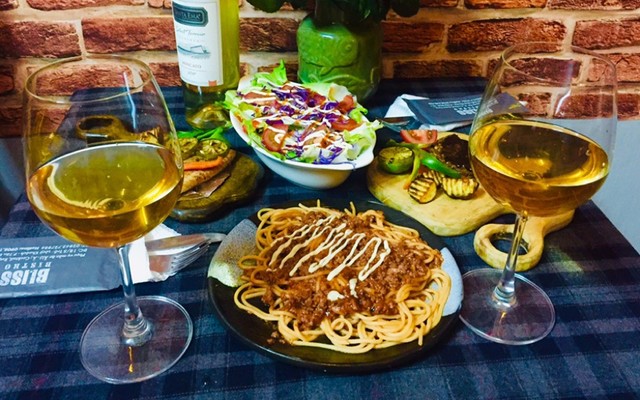 Bliss Bistro - Món Ăn Âu Á Giá Việt - Trần Quý Khoách