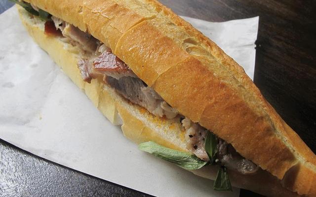 Chị Diễm - Bánh Mì Thịt & Bò Bít Tết
