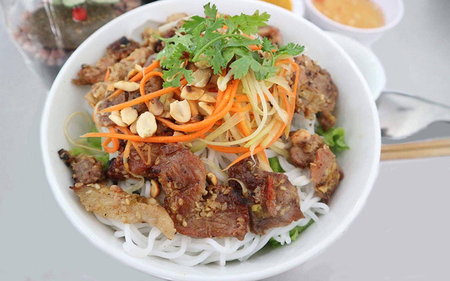 Đào - Bún Thịt Nướng - Nem Lụi & Bánh Xèo