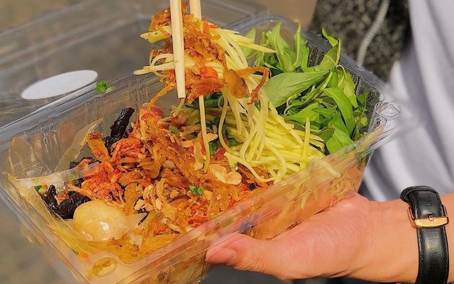 Nem Lụi, Thịt Heo & Chân Gà - Hoàng Đạo Thúy