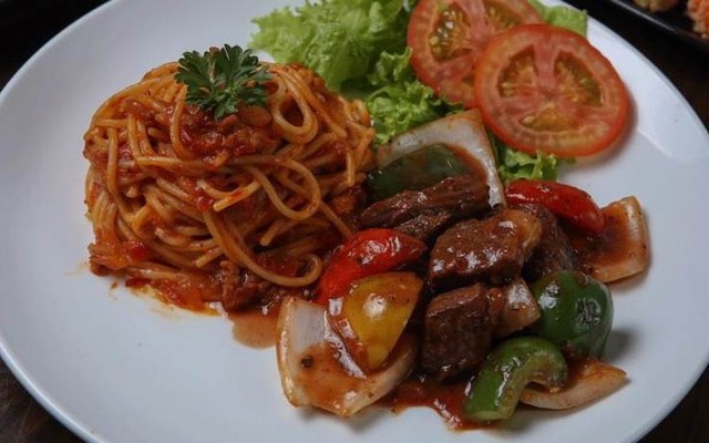 Ong Nâu Spaghetti - Tân Quý