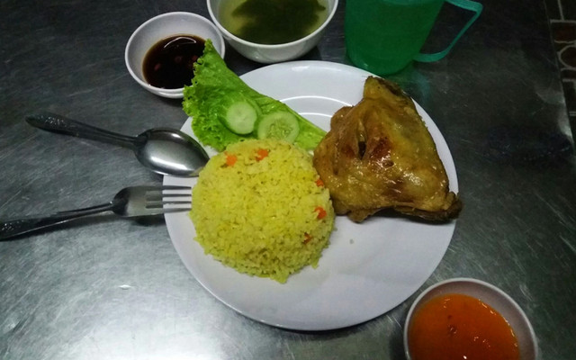 Cơm Gà Xối Mỡ - 146 Tân Hòa Đông