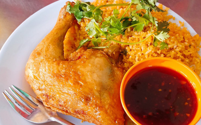 Năm Ký - Cơm Gà Xối Mỡ