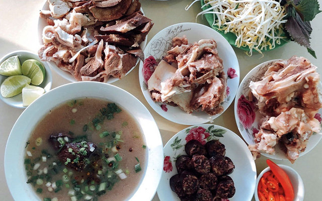 Giang Thị - Cháo Lòng Cái Tắc