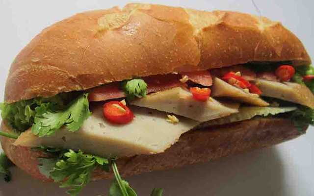 Bánh Mì Gia Truyền Đông Ba