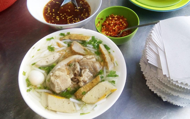 Bánh Canh Hồng - Phan Đình Giót