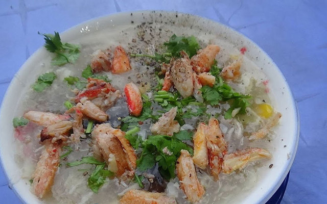Cô Thúy - Cơm Tấm 147 - Nơ Trang Long