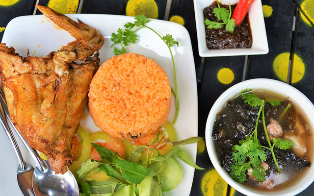 Cơm Gà Xối Mỡ - Hoàng Sa