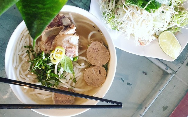 Tư Thanh - Bún Sườn Bò
