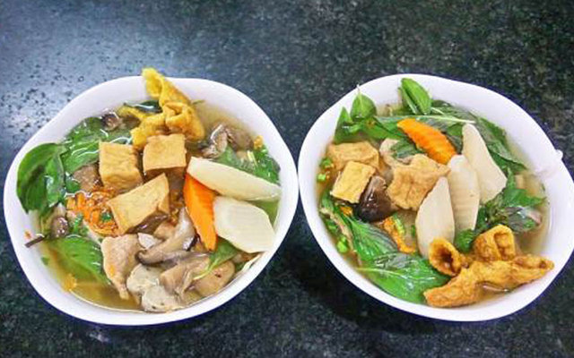 Cô Tuyết - Hủ Tiếu & Gỏi Cuốn Chay