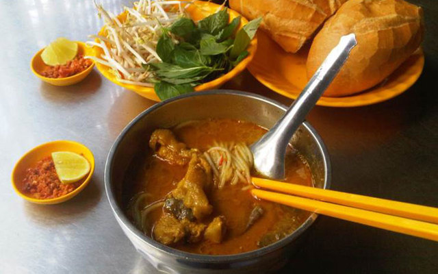 Bún Cari Gà Ta & Bò Kho