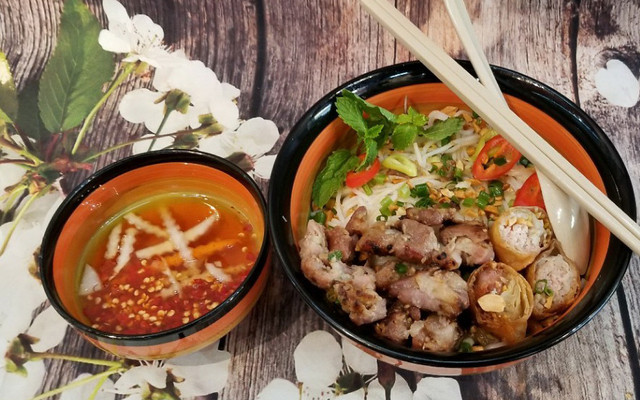 Chị Dung - Ăn Vặt & Trà Sữa - Hồ Thị Kỷ