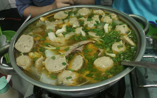 Lẩu Bò Bàu Sen - Phạm Văn Đồng