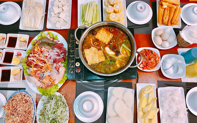 Quán Cay Đức Huệ - Lẩu & Nướng - Cầu Vượt Đán