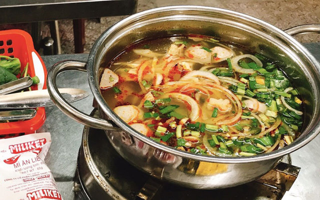 Lẩu Bò Út Hạnh