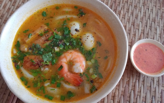 Bánh Canh Bột Xắt Cô Ba