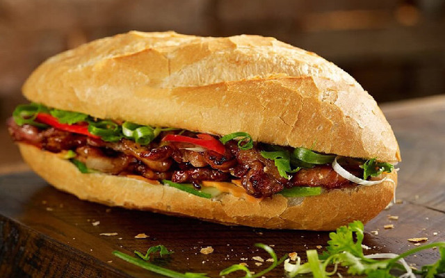 Bánh Mì Nhộng Béo - Lạch Tray