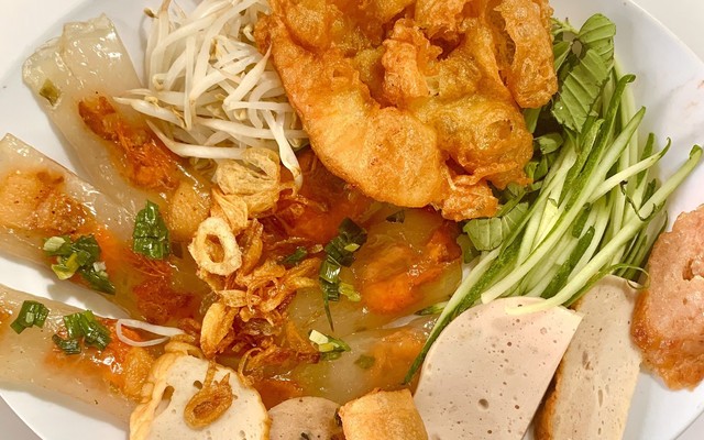 Bánh Cuốn Cô Năm