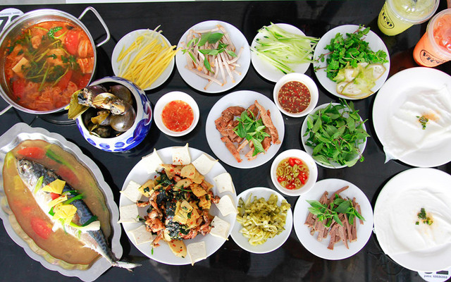 Vico - Bánh Ướt Chồng Đĩa - Ốc Bưu Nhồi Thịt & Lẩu Ếch Cay