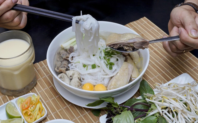 Hủ Tiếu Mì Gà Hoàng Gia - Nguyễn Thị Định