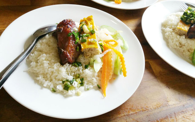 Hủ Tiếu Sườn & Cơm Tấm Bưu Điện