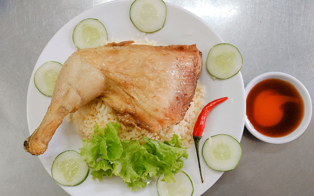 Dinh Ý - Cơm Gà Xối Mỡ - Số 23