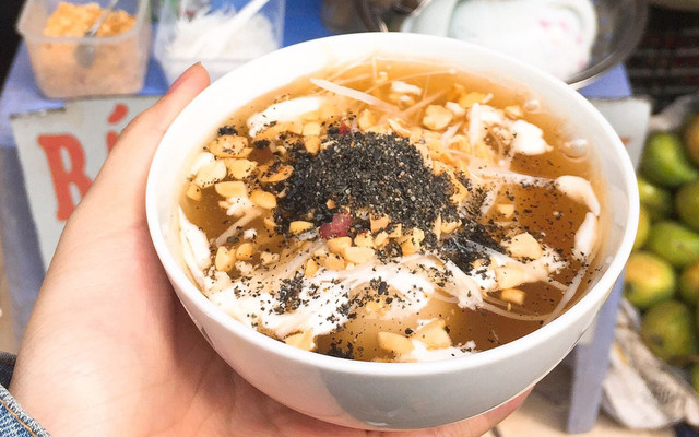 Cô Xuân - Bánh Trôi Tàu, Tào Phớ & Thạch Găng