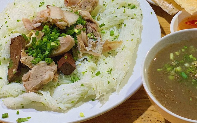 Cháo Lòng & Bánh Hỏi Bình Định - Kha Vạn Cân