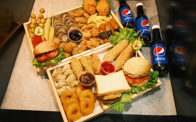 Cô Ba Hamburger - Food & Drinks