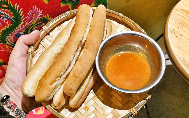 Bà Nghị - Bánh Mì Cay