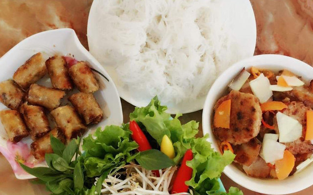 Bún Chả Que Tre - Cấm Chỉ