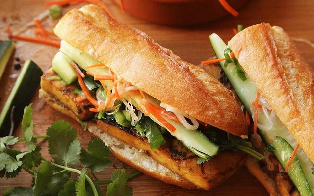 Hắc Ngầu - Xôi Mặn & Bánh Mì, Bánh Bao