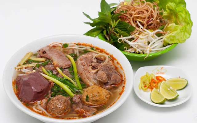 Bún Bò Huế Đường Tàu - Cầu Diễn