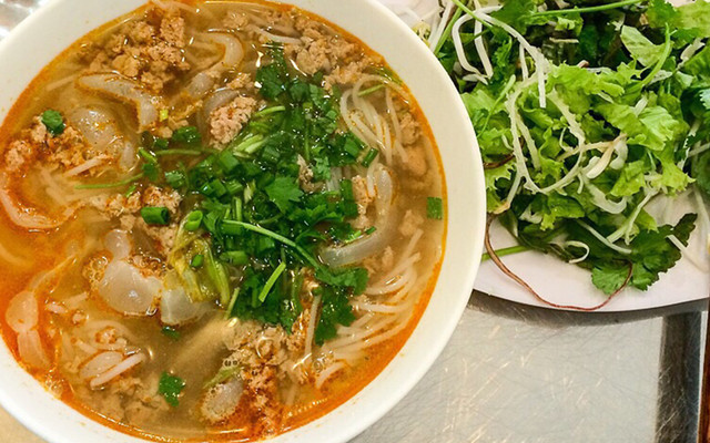 Y Vân Quán - Bún - Mì Quảng & Bánh Xèo