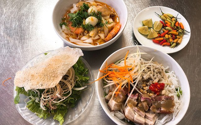 Cô Định - Mì Quảng & Bún Mắm