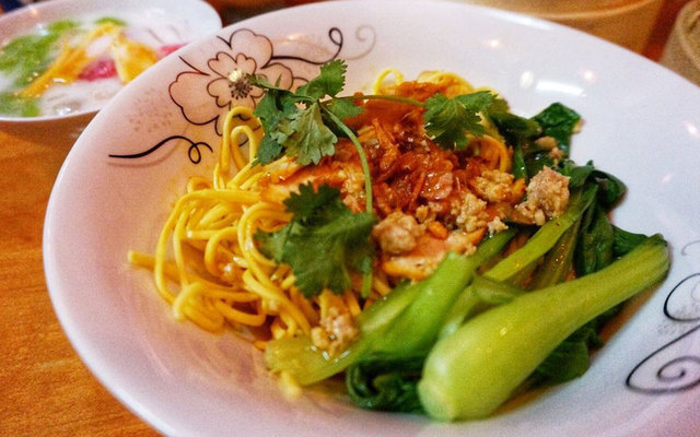 Cô Trinh - Chè, Sinh Tố & Tào Phớ