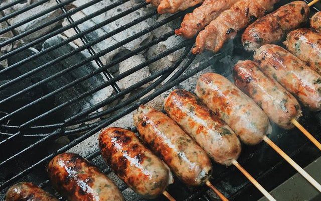 Văn Hiến - Vịt Quay, Dồi Sụn & Thịt Nướng