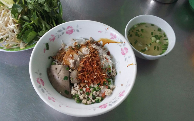 Quán Nhà Oanh - Hủ Tiếu Nam Vang, Bò Kho & Các Món Bún