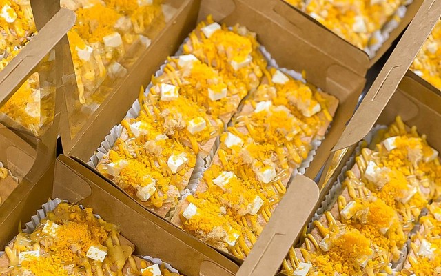 Con Mèo Cười - Bông Lan Sốt Trứng Muối