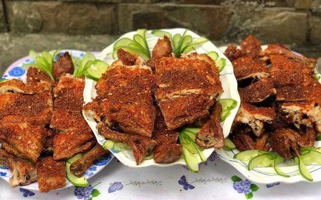 Gà Nướng Muối Ớt 2 Anh Em - Lạc Long Quân