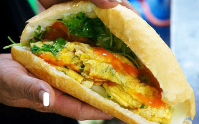 Bánh Mì Hito & Thịt Xiên Nướng