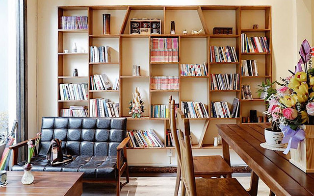 The 1985 Cafe - Trà & Bánh - Mê Linh