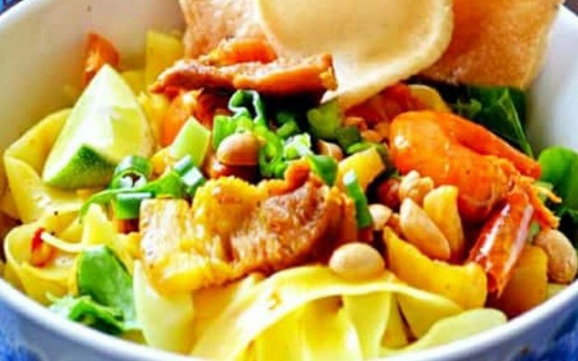 Hoàng Nguyên - Cơm & Mỳ Quảng - Tôn Đản