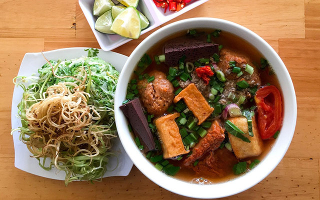 Bún Riêu Cua Ốc & Sinh Tố - Chung Cư Nguyễn Thiện Thuật