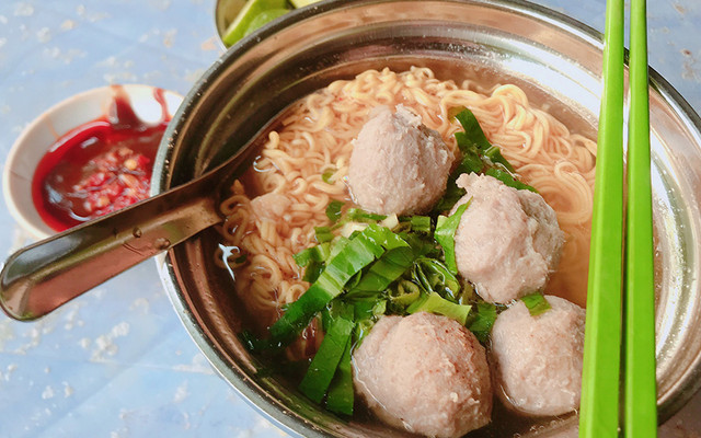 Chú Lý - Mì Bò Viên