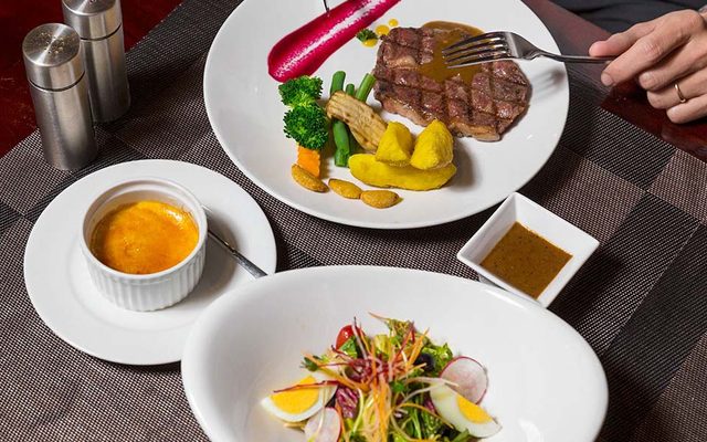 Wine & Steak House Hồ Tây - Cơm Văn Phòng, Steak & Mỳ Ý